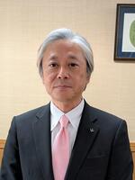 関東学院大学学長　小山嚴也さんの写真