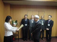 賞状授与の様子です