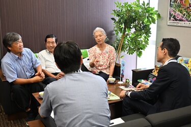 懇談