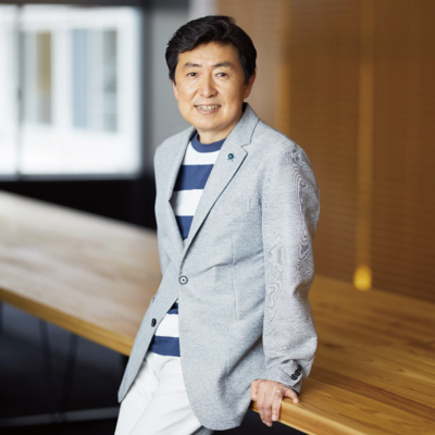 講師である笠井信輔氏の写真